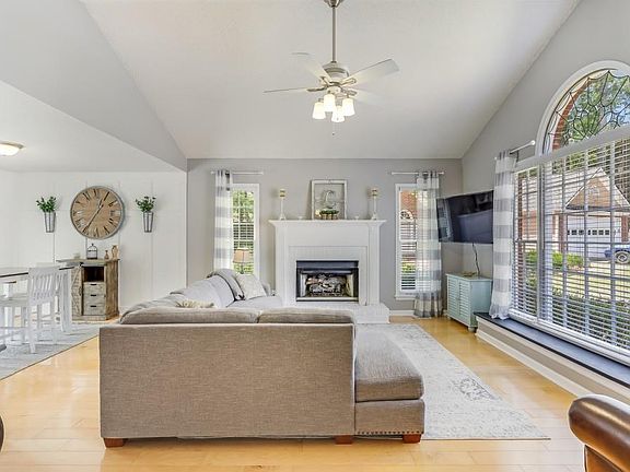 4th image of 3466 Whisperwood Ct NW