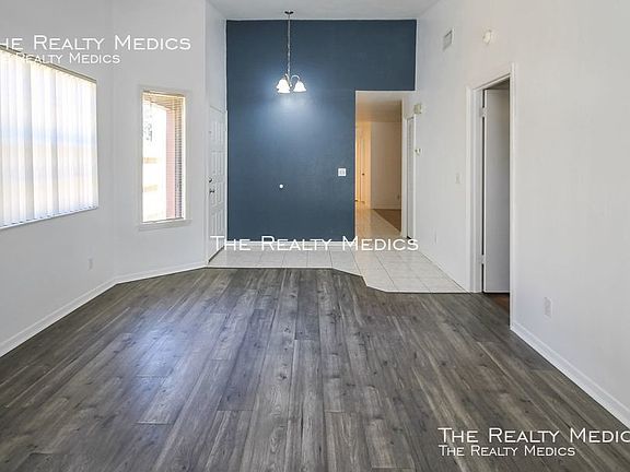 5th image of 970 Stonybrook Cir