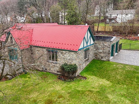 5th image of 161 Rosedale Dr