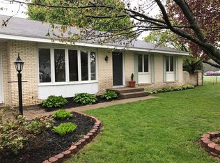 7485 Greentree Dr, Jenison, MI 49428