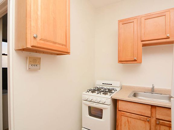3rd image of 4851 N Damen Ave APT 114