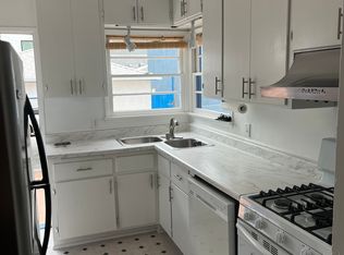512 6th St, Manhattan Beach, CA 90266