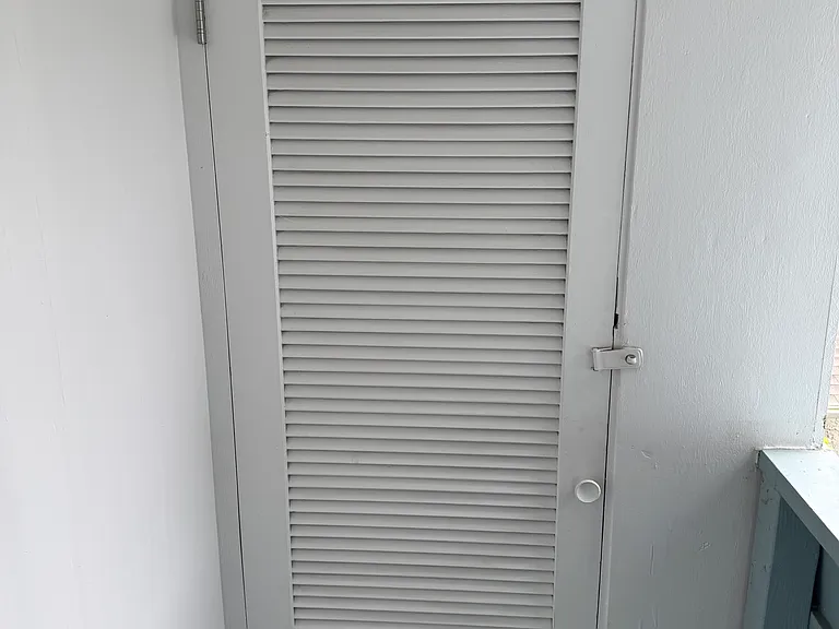 320 W Avenida Palizada #5 — Photo 3