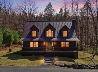 238 Rowland Rd, Greeley, PA 18425