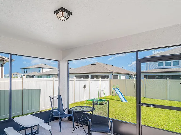 465 Waterford Dr — Photo 41