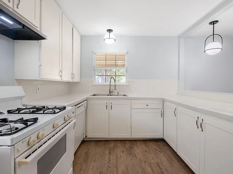 5504 Coventry Ln — Photo 14