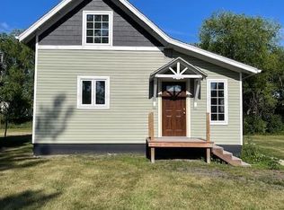 122 Prospect Ave N, Park River, ND 58270