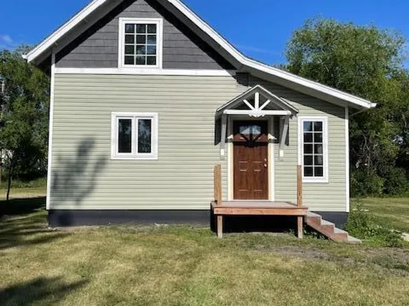 122 Prospect Ave N, Park River, ND 58270