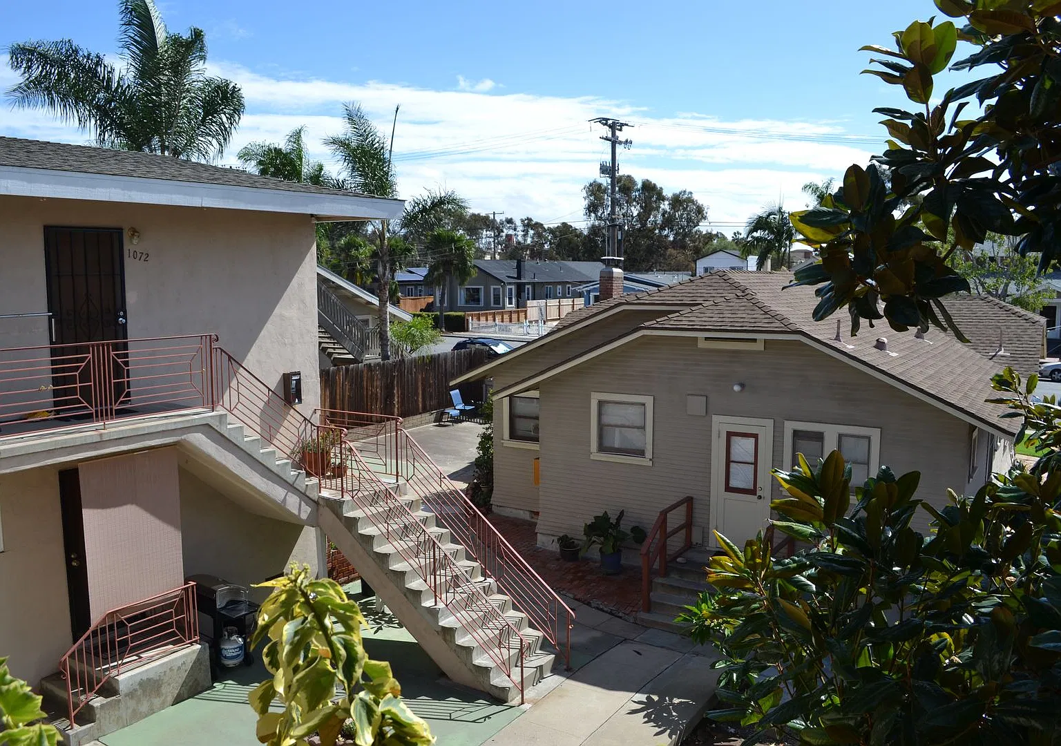 2 Bedroom-1 Bathroom Single Story Apartment on 2nd floor in Hillcrest/Mission Hills community. — Photo 4
