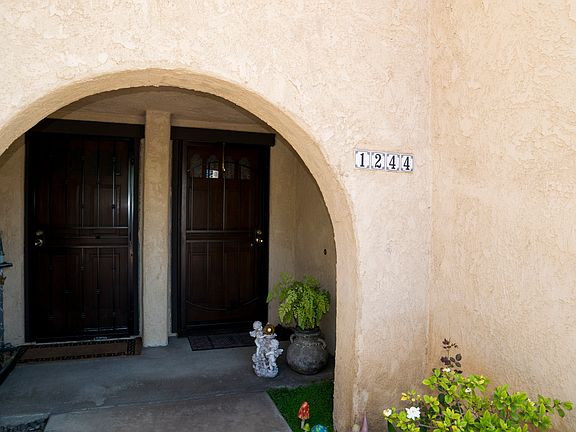 3rd image of 1244 Glenview Ln #44