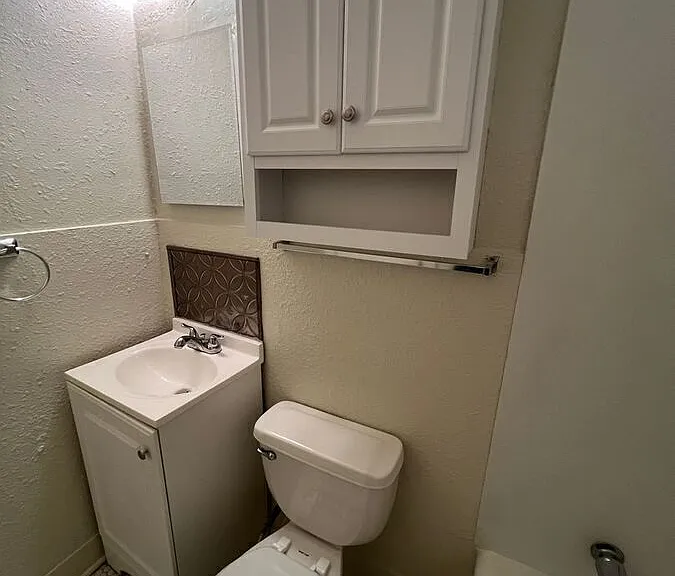 2601 N Walker Ave #9 — Photo 11
