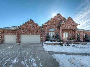 305 Delmar Ridge Ln, Council Bluffs, IA 51503