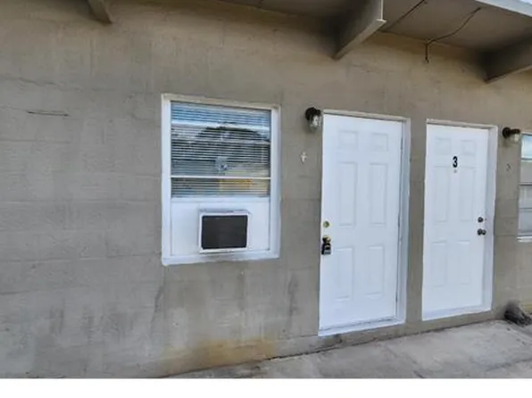 620 20th St APT 4, West Palm Beach, FL 33407