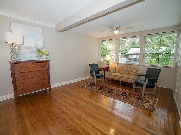 2nd image of 406 S Montgomery St