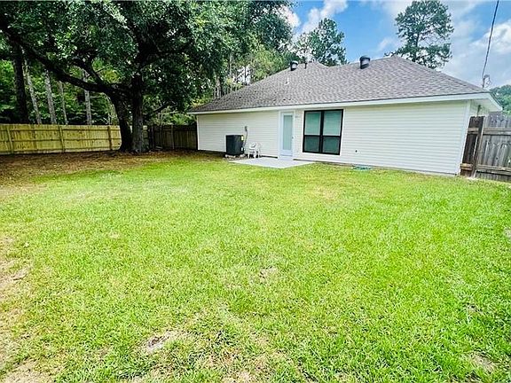 2nd image of 801 Huntwyck Cir