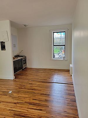 3rd image of 83 Wyckoff Ave #1D