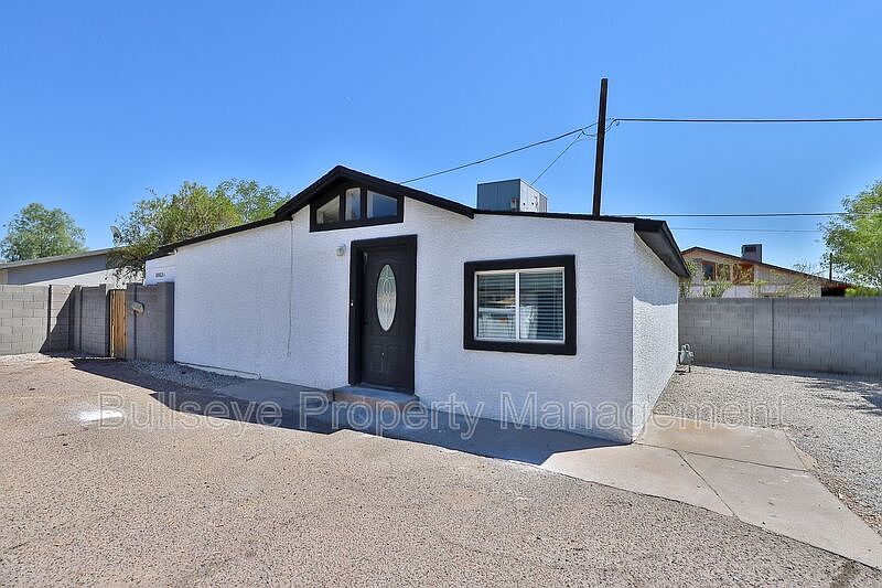 1st image of 1803A N 25th Pl
