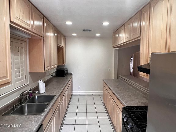 5th image of 618 Mississippi Ave