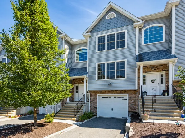 3 Oak Branch Drive #3, Brookfield, CT 06804