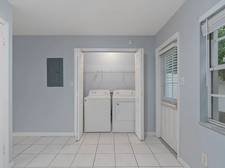 37314 Embassy Park Ln — Photo 9