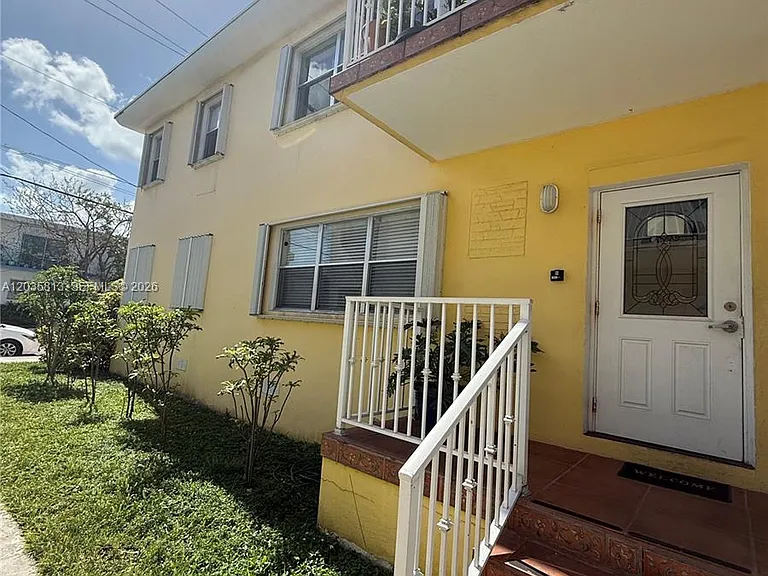 7720 Byron Ave #4 — Photo 28
