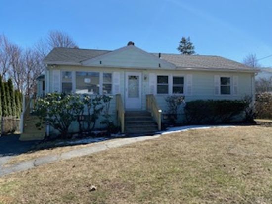 47 Tarrytown Ln Worcester Ma 01602 Zillow