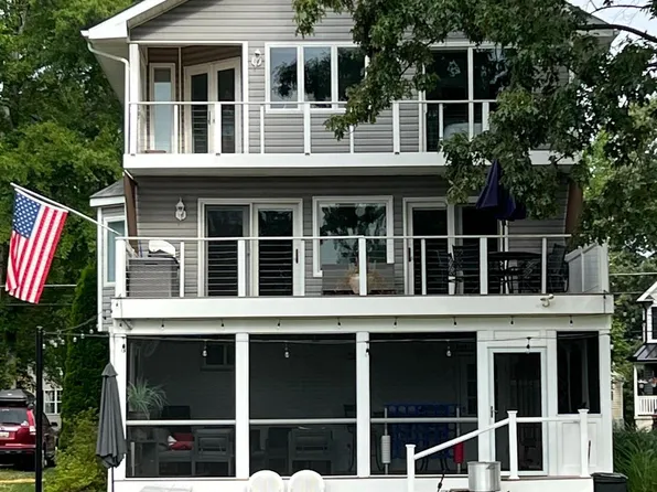 5060 Lerch Dr, Shady Side, MD 20764