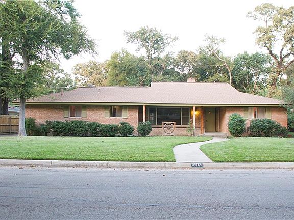 2nd image of 3125 Chaparral Ln