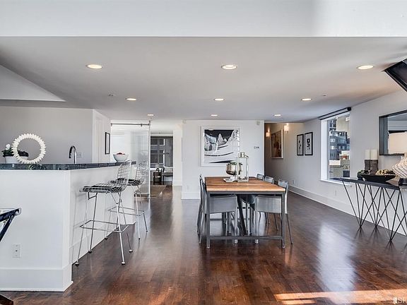 4th image of 965 Folsom St APT 301