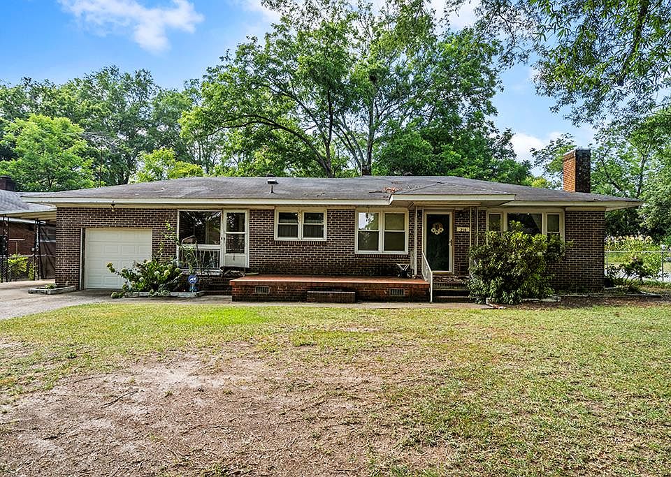 1st image of 210 Sloan Ave