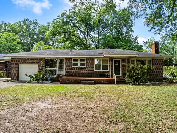 210 Sloan Ave, Greenwood, SC 29646