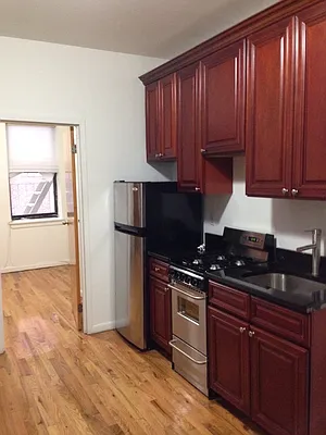 Rented by International Property Services LLC | media 7