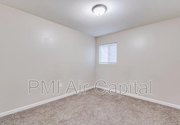 4910 E Gilbert St — Photo 7