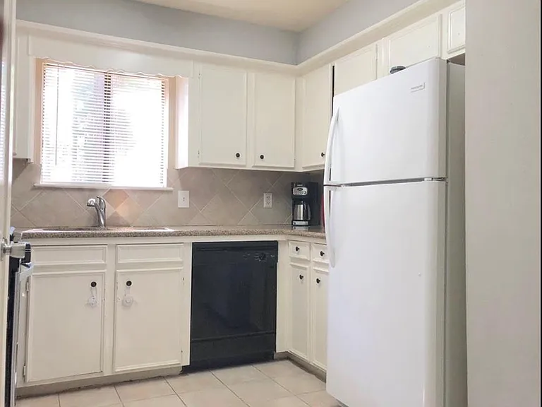 72 Trummel Ct — Photo 8