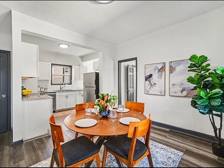 5243 Lyon Ave — Photo 2