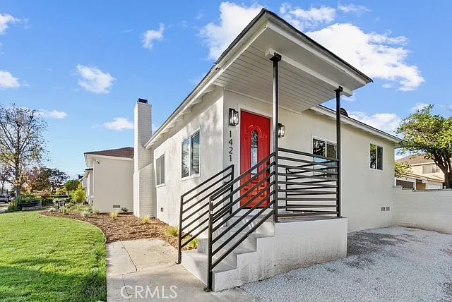 4 bed, 1737 sqft, $4,800 — Photo 2