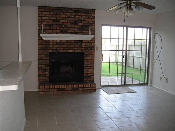 2nd image of 4017 Heatherbrook Ct