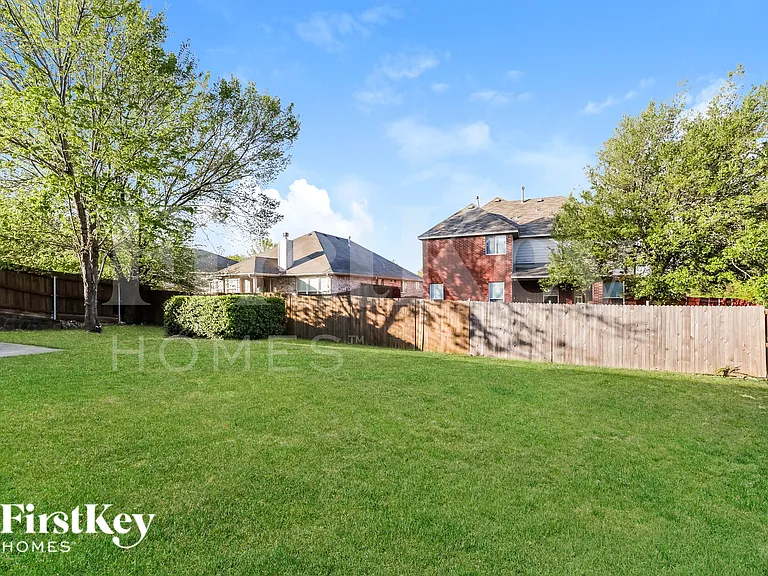 7060 Chapelridge Dr — Photo 15