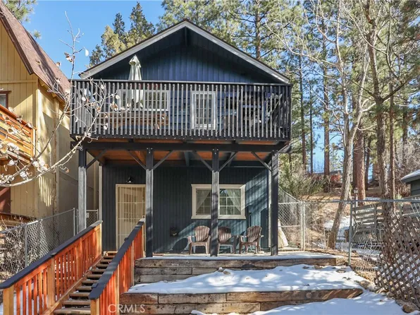 325 Hilltop Ln, Big Bear City, CA 92314