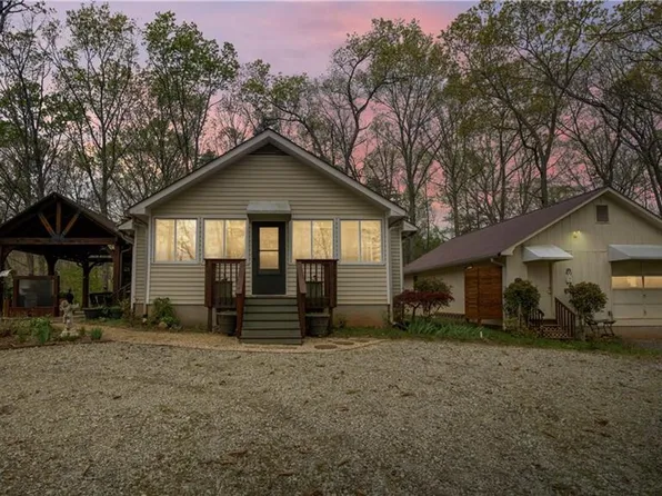 5 Colonial Club Dr SE, Acworth, GA 30102