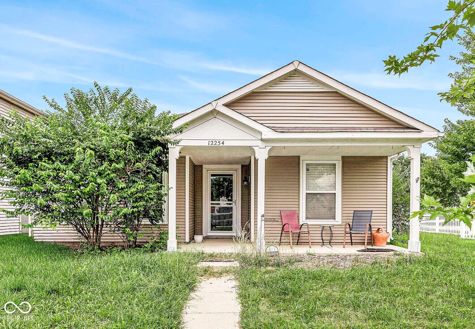 3 bed, 2.0 bath, 1380 sqft, $1,790 — Photo 3