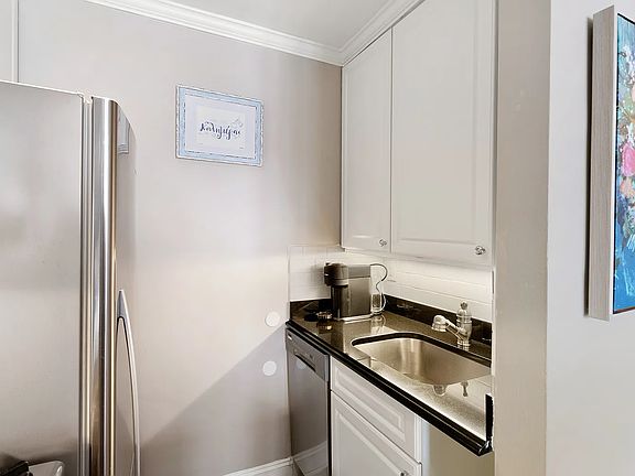 4th image of 311 E 75th St APT 5K