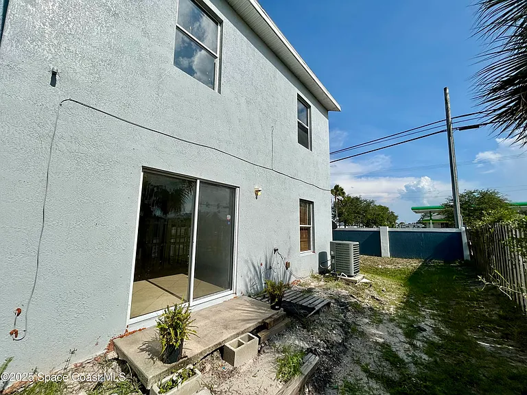 910 Twisting Branch Ct — Photo 3
