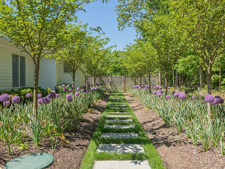 34 Elizabeth Ln — Photo 32