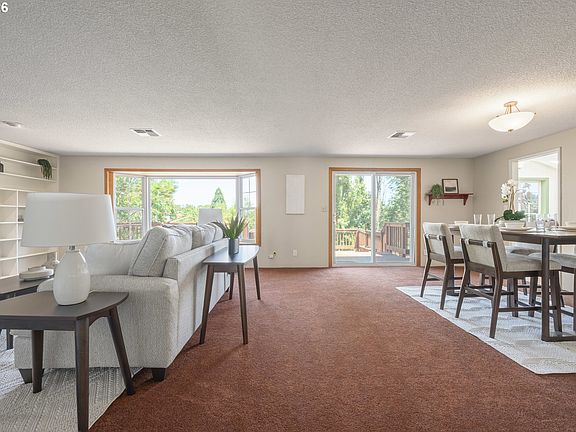 3rd image of 637 E 39th Pl