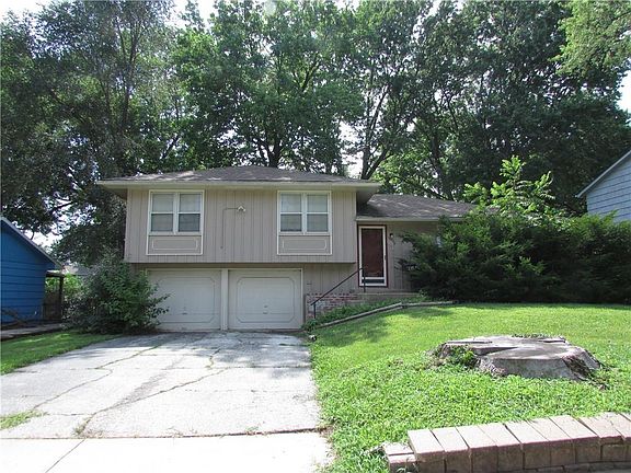 2nd image of 13620 Applewood Dr