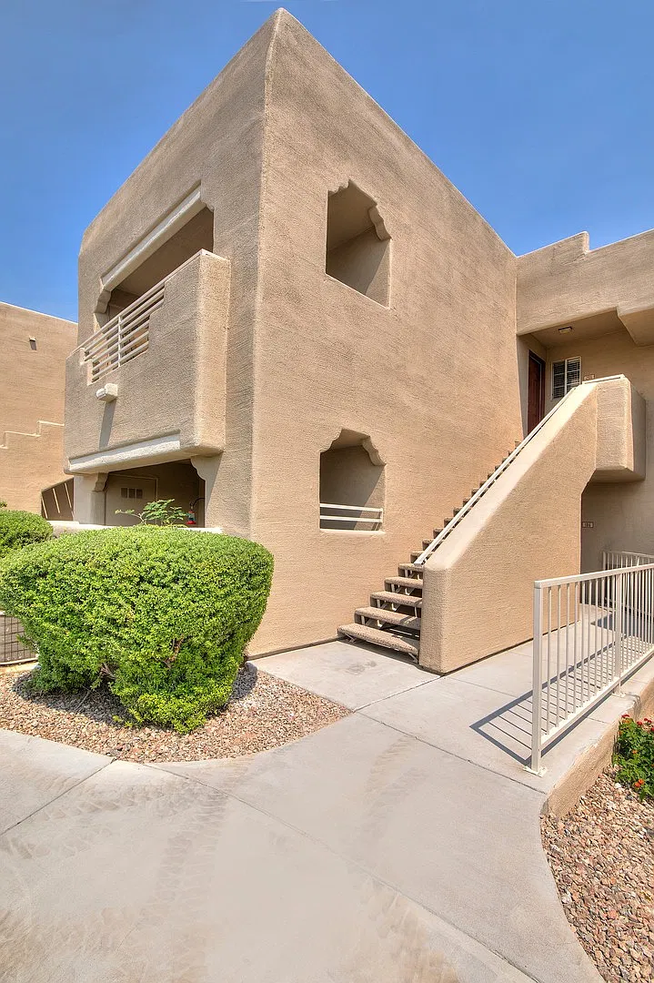 Summerlin Upgraded 1 bedroom Condo w/ a View — Photo 2