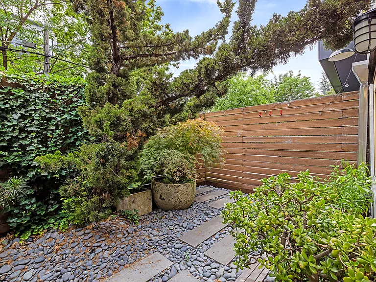 44 Sharon St #1 — Photo 25