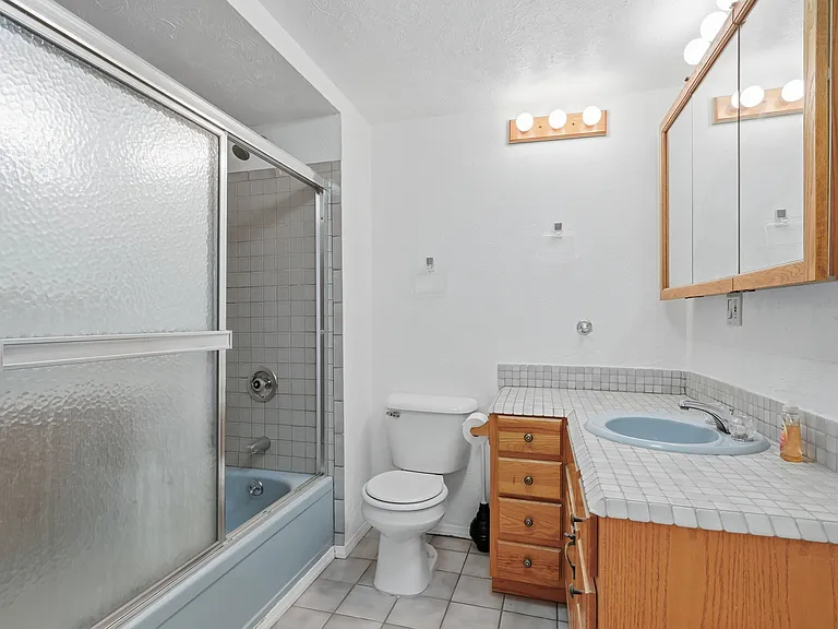 122 Helena Cir — Photo 25