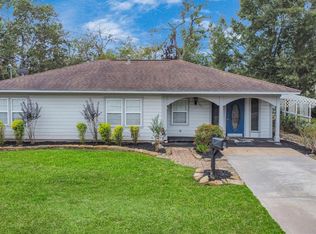 309 Shropshire St, El Campo, TX 77437